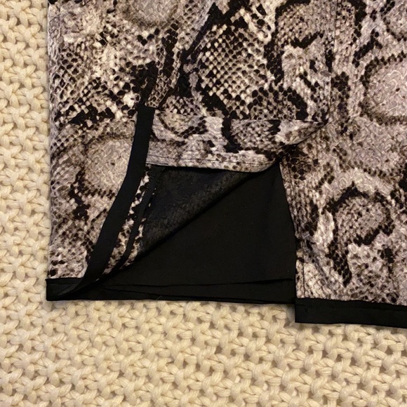 BCBG MazAzria Shana snakeskin dress in size 4 - Picture 6 of 8